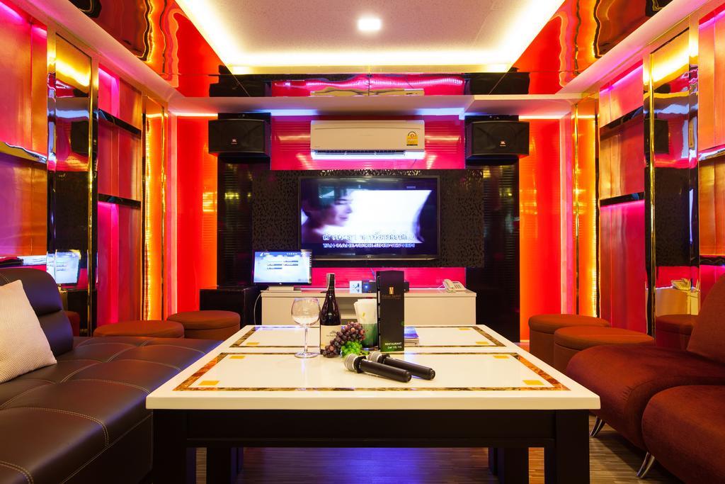 Vabua Asotel Bangkok Bagian luar foto