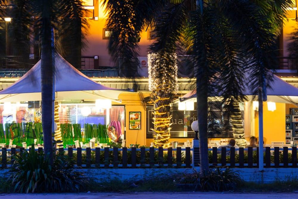Vabua Asotel Bangkok Bagian luar foto